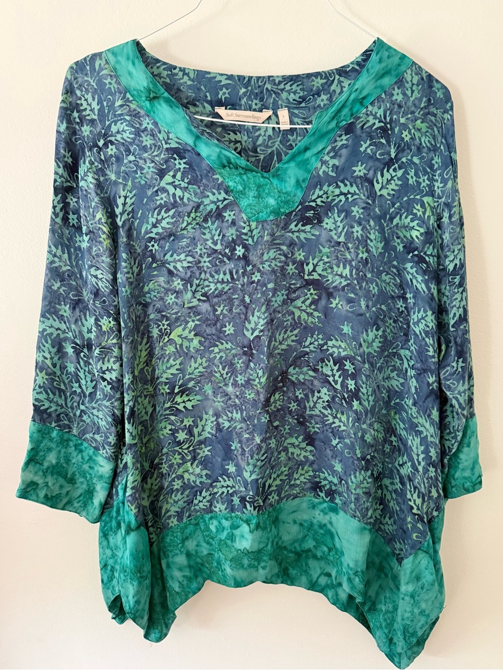Soft Surroundings Batick Rayon Blue Green V-Neck Tunic 3/4 Sleeves Large